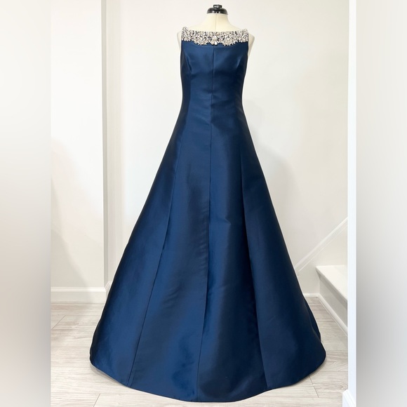 Carolina Herrera Embellished A-Line Gown - Picture 5 of 15